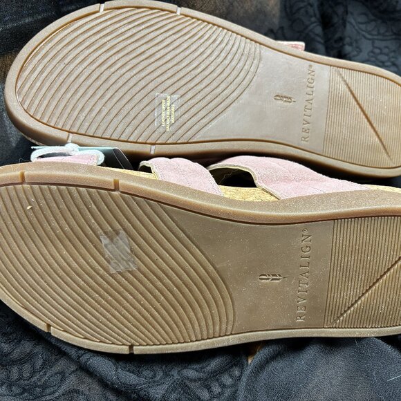 NWT and original box. Revitalign Women's Adjustable Slide Sandal. - Picture 5 of 5